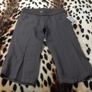 NWT Jolt brand gray linen capris size 9